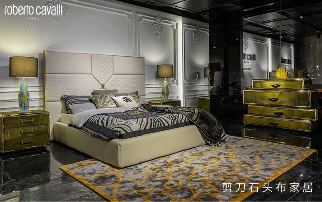 意式轻奢,沾染了生活里的烟火气,依然优雅动人