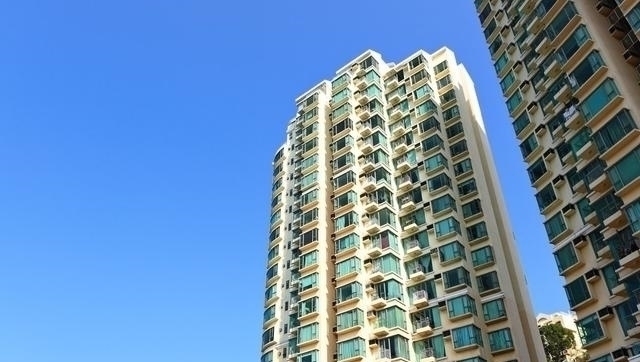 西户|同一栋房子，为何西户“抢空”，东户却没人要建筑学家给出答案