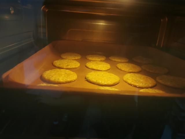 配方|免打发!无糖蔬菜苏打饼干,低脂低热量,配方详细步骤简单