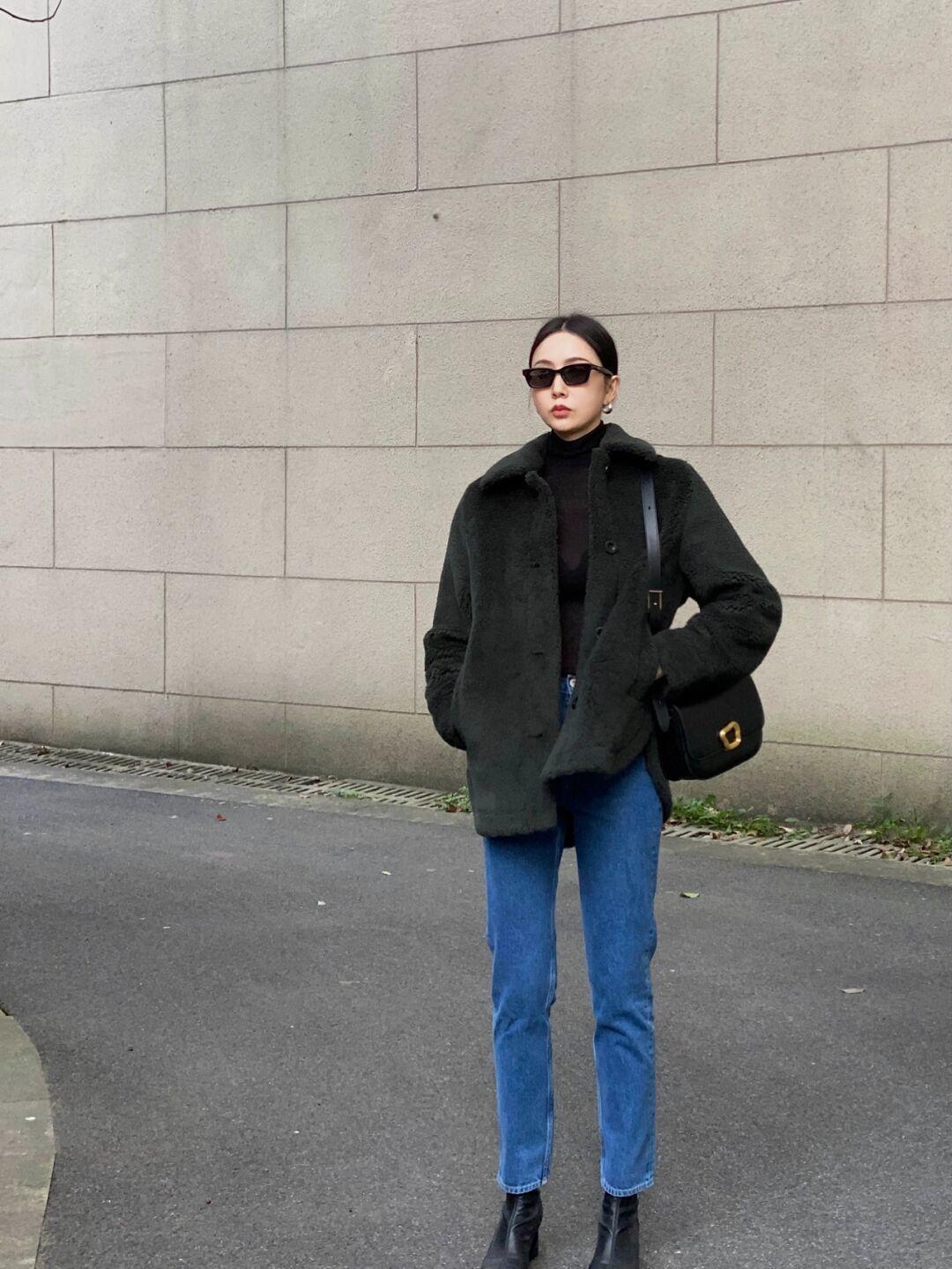 穿搭|冬季保暖穿搭还得看“泰迪绒外套”,时髦精致又有个性,美得高级