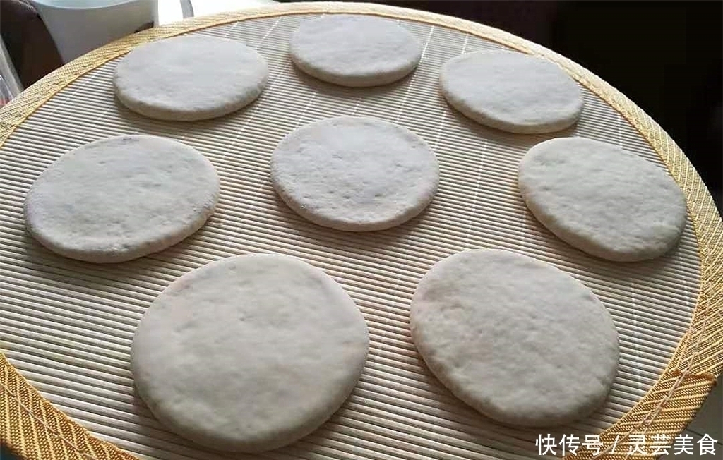 比面包还软的发面饼做法,简单易学,早上起来10分钟出锅