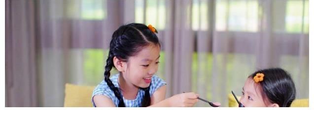 明星相|阿拉蕾和妹妹再次同框,穿同样衣服差距明显,阿拉蕾太有明星相!