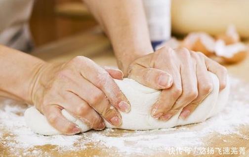 快速|想要快速发面,别只知道加酵母,多放2味料,30分钟就能发满盆