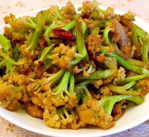 几道小炒家常菜，做法简单味道好，有荤有素，家宴待客用得上