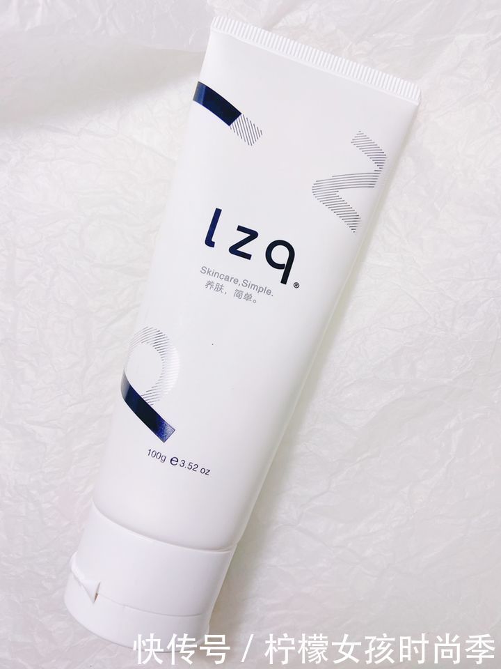 “清水洗脸”和“洗面奶洗脸”哪个更好？皮肤差距，很多人不知道