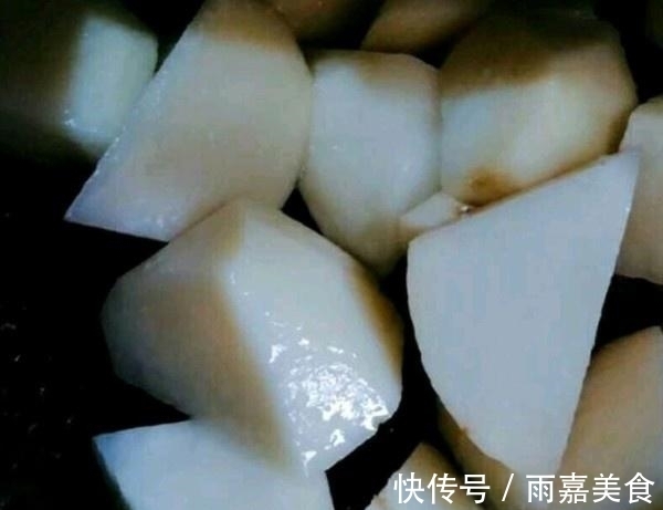 这菜一年四季都便宜,我家一买就8斤,维C是苹果10倍,全家爱吃