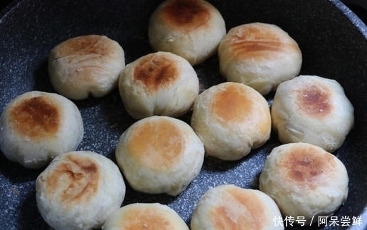 中秋月饼不用买了，教你月饼做法，一看就会，干净卫生又好吃