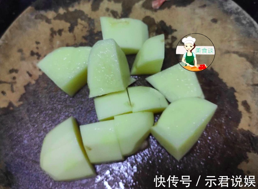 土豆和此是绝配，我隔三差五做一锅，营养又好吃，大人小孩都喜欢