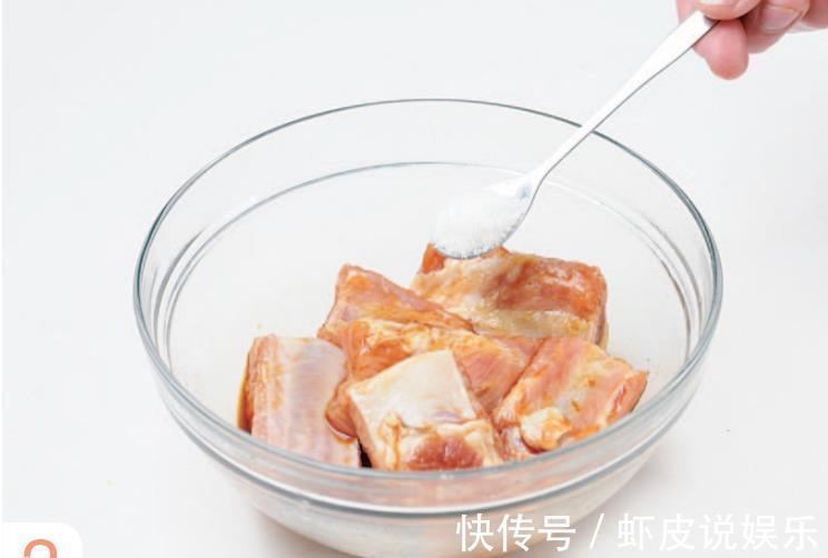 晚餐来份蒜香口味的排骨，下饭下酒，回味悠长