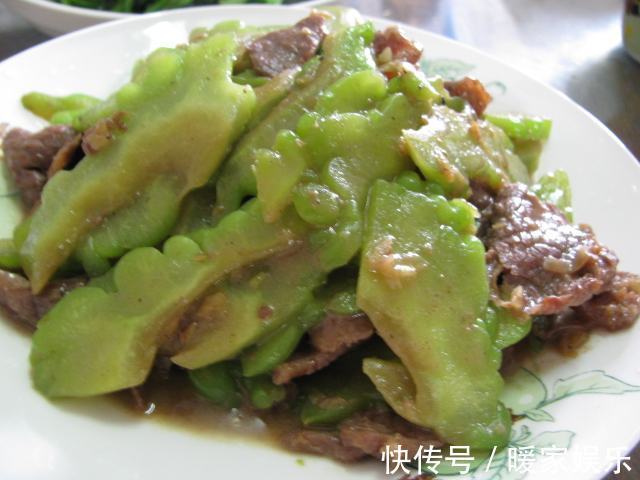 苦瓜炒牛肉|苦瓜遇到它，才是绝配，给身体做个大扫除，后悔刚知道