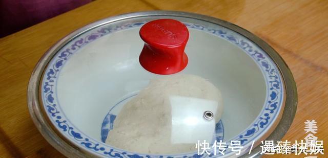 油酥|烙饼想要柔软多层？大多以为要抹很多油，用开水烫面，其实都不对