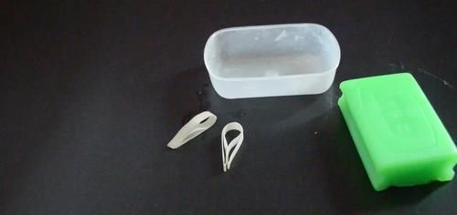 你家有破洞不用的橡胶手套吗 这个用途太厉害了, 越早知道越好