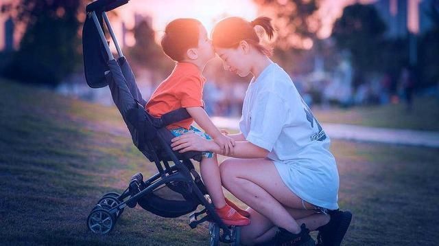 负责任|普通妈妈生几个孩子才不算亏欠自己?这个大V的话真的让人惊讶了