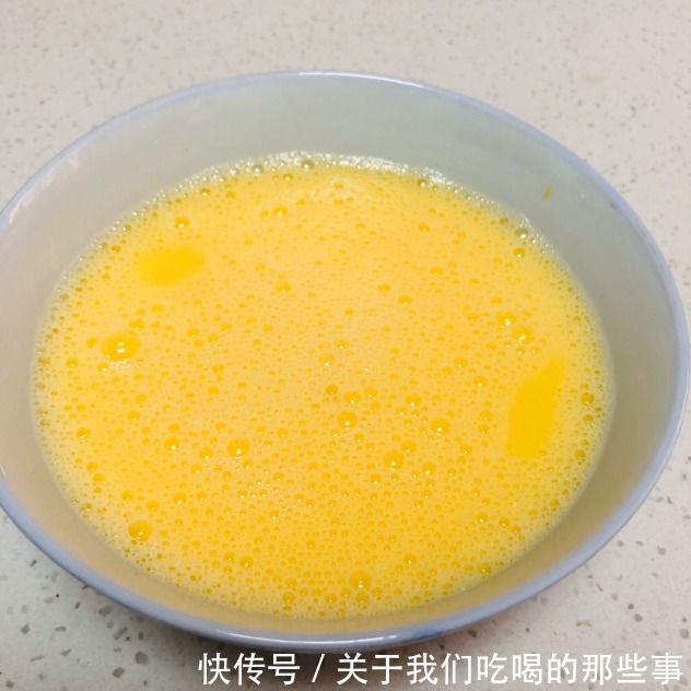 要点|蒸鸡蛋羹不要直接加水,先弄懂3要点,出锅滑嫩鲜美,光滑无气孔