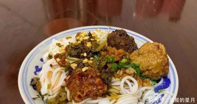 味道|这家早餐店太认真了,他有一种30年的味道,只有汤肉块5元