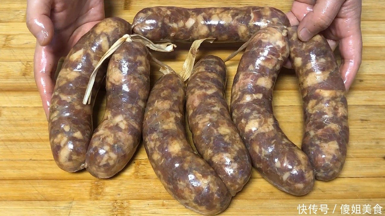 十足|想灌香肠的要收藏!这配方我用了15年,没有腥味,腊肠嚼劲十足