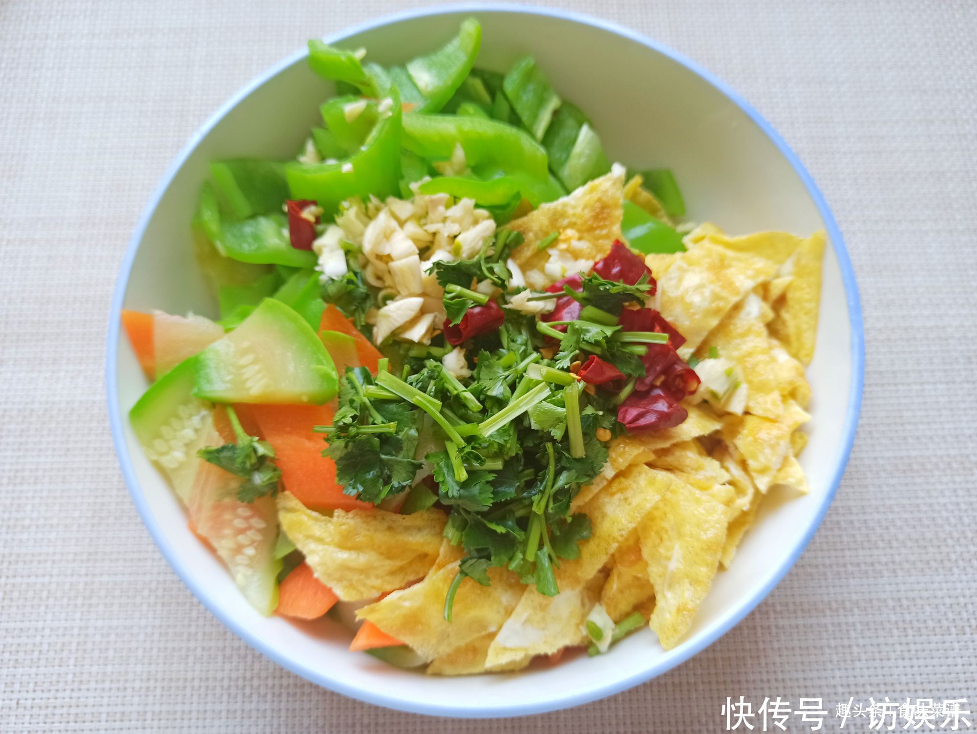 蔬菜中的钙片，用来凉拌最合适，我家一周吃5次，比吃肉都香