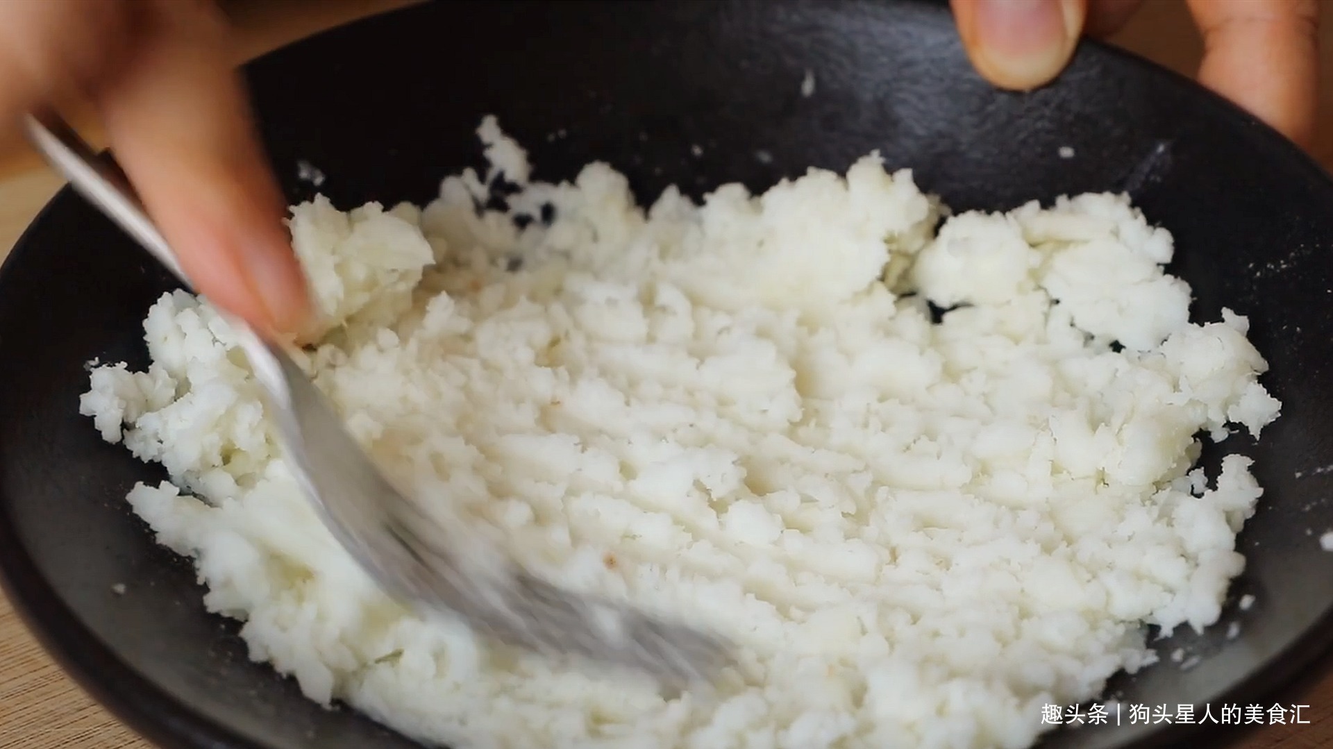 山药别再炒着吃了，教你好吃做法，10分钟蒸一锅，上桌香到流口水