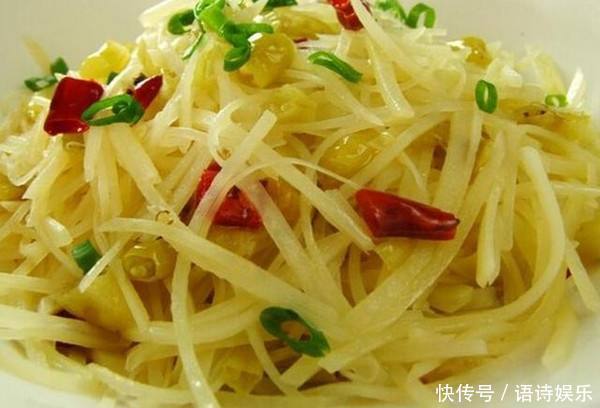 炒土豆丝时，不能直接下锅炒，大厨教你多做1步，才会脆爽不粘锅