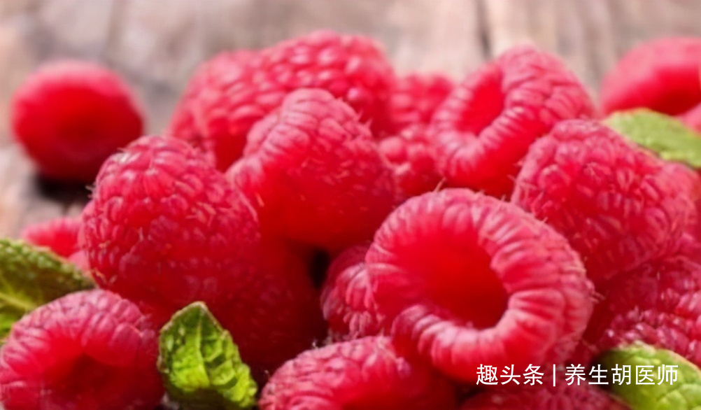 胡医师|女性到了中年,不妨多吃三种食物,袪皱淡斑,延缓衰老,好处多多