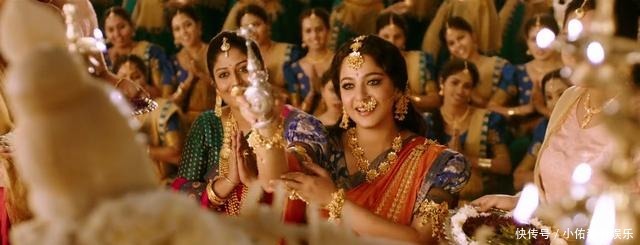 《巴霍巴利王2》教导中国电影如何拍爱情:不仅仅是脱衣解带