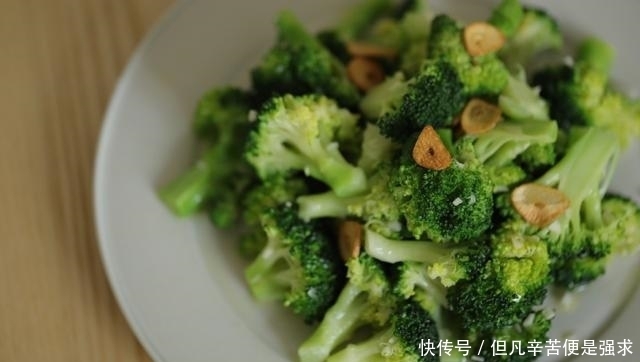 春节吃腻了大鱼大肉,多吃这家的小菜,清爽油腻,比肉受欢迎