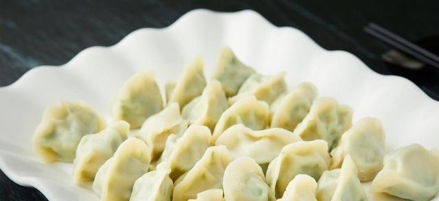 用茴香包饺子，万不可直接包，多加1步，茴香更翠绿，饺子更鲜香