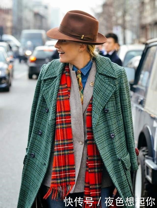 系法|喜欢穿大衣的女人,围巾建议这些“时髦系法”,脸都偷偷小一圈