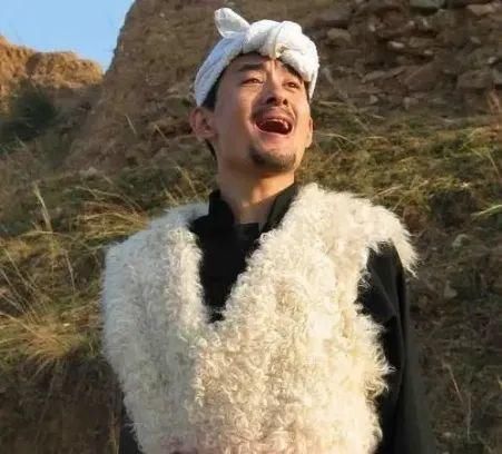 农民 时隔15年!阿宝再登星光大道,假农民身份被揭穿曾销声匿迹