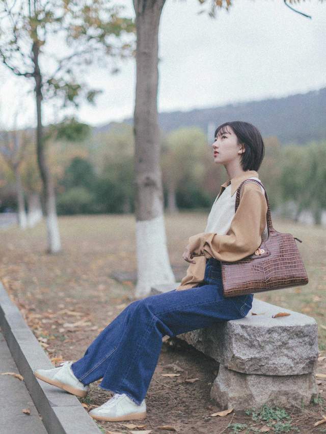 针织衫|梨形身材和微胖女孩最关心的搭配来了,针织衫配半身裙,显瘦显高