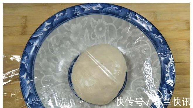 早餐别出去买了,教你1款懒人鸡蛋饼,不用发面,营养好吃