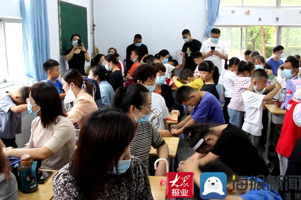 正衣冠|正衣冠、谢师恩、朱砂开智……无棣县第二实验小学这样迎接一年级新生