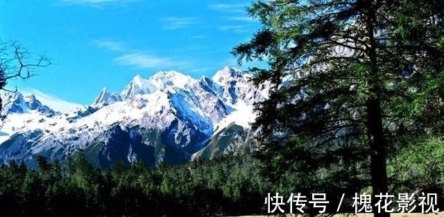 玉龙雪山|中国“壮美”雪山，有冰川与草坪美景，雪峰连绵不断，非常壮观