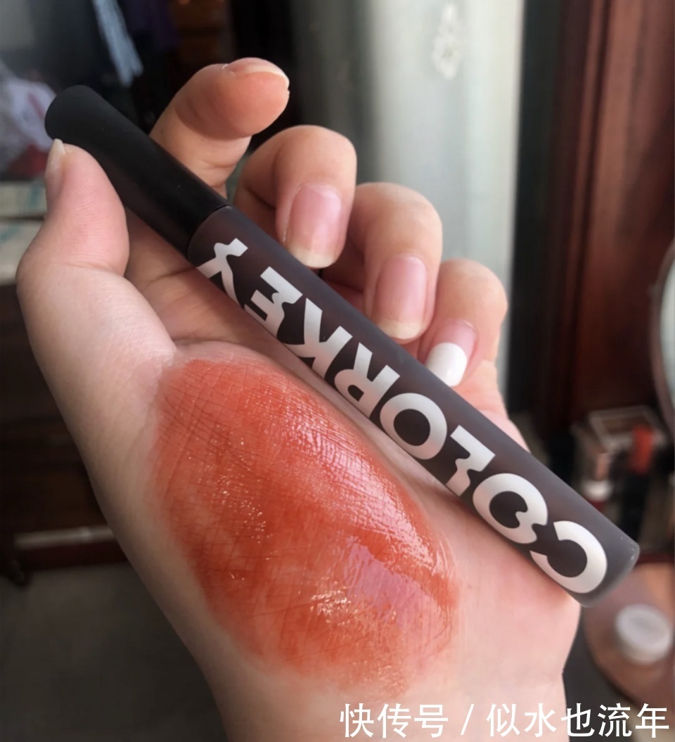 日韩|绿茶系的口红颜色今年真火,显白又奶气,日韩风信手拈来