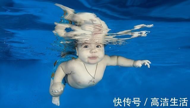 体温|3岁女童嘴唇发紫,妈妈发现后当场扇了自己两个耳光