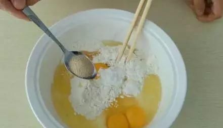 制作|一碗面粉，四个鸡蛋，零添加不用烤箱，就能制作出美食