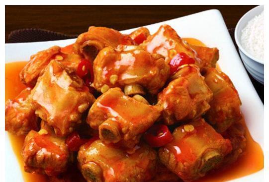 秋季天气凉爽孩子每天坚持打篮球,多吃经典菜,个头蹭蹭长