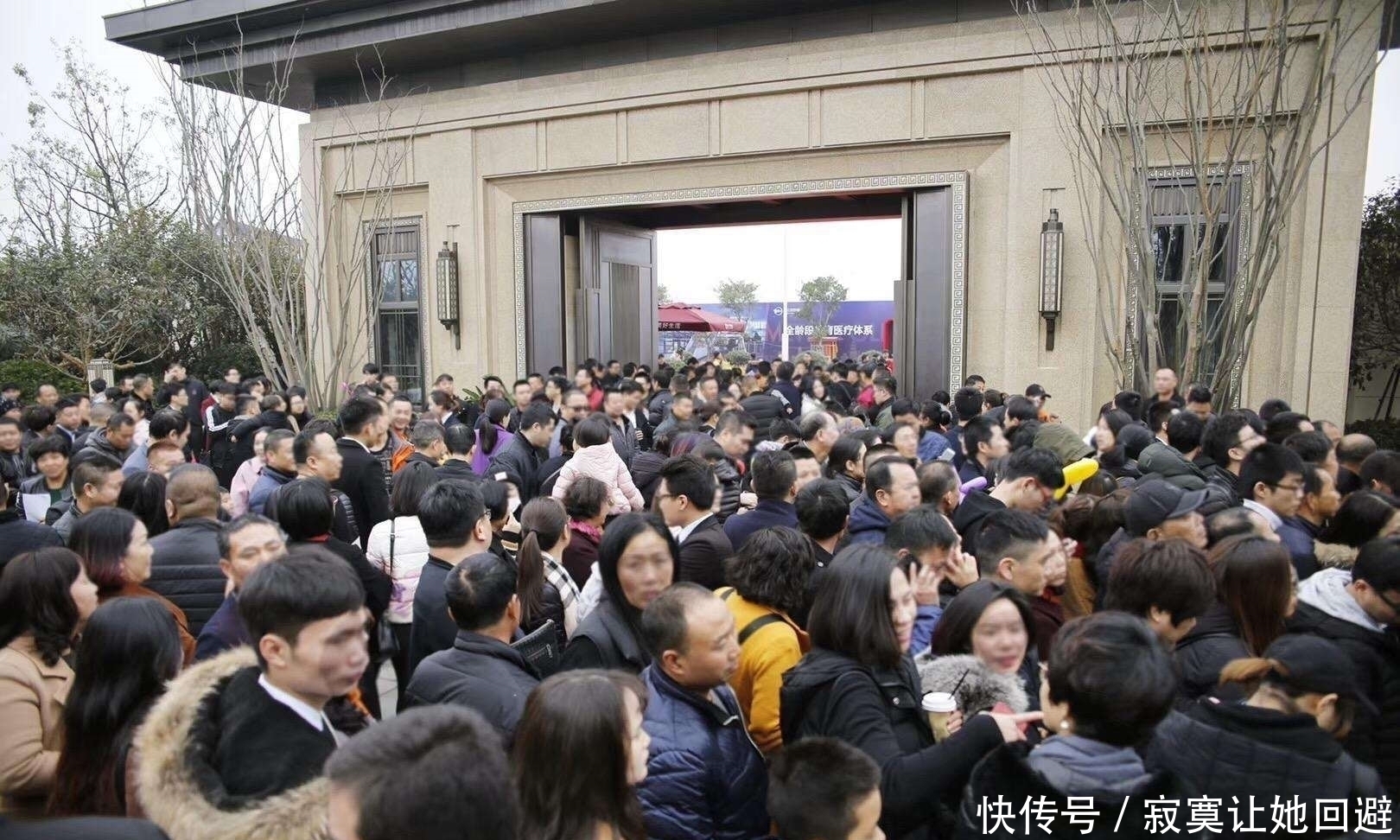 融创|中国房企销量王:11个月销售额达7763亿,赶超恒大、万科、融创