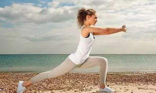 经常“大便粘马桶”是怎么回事不是湿气重，而是这种问题