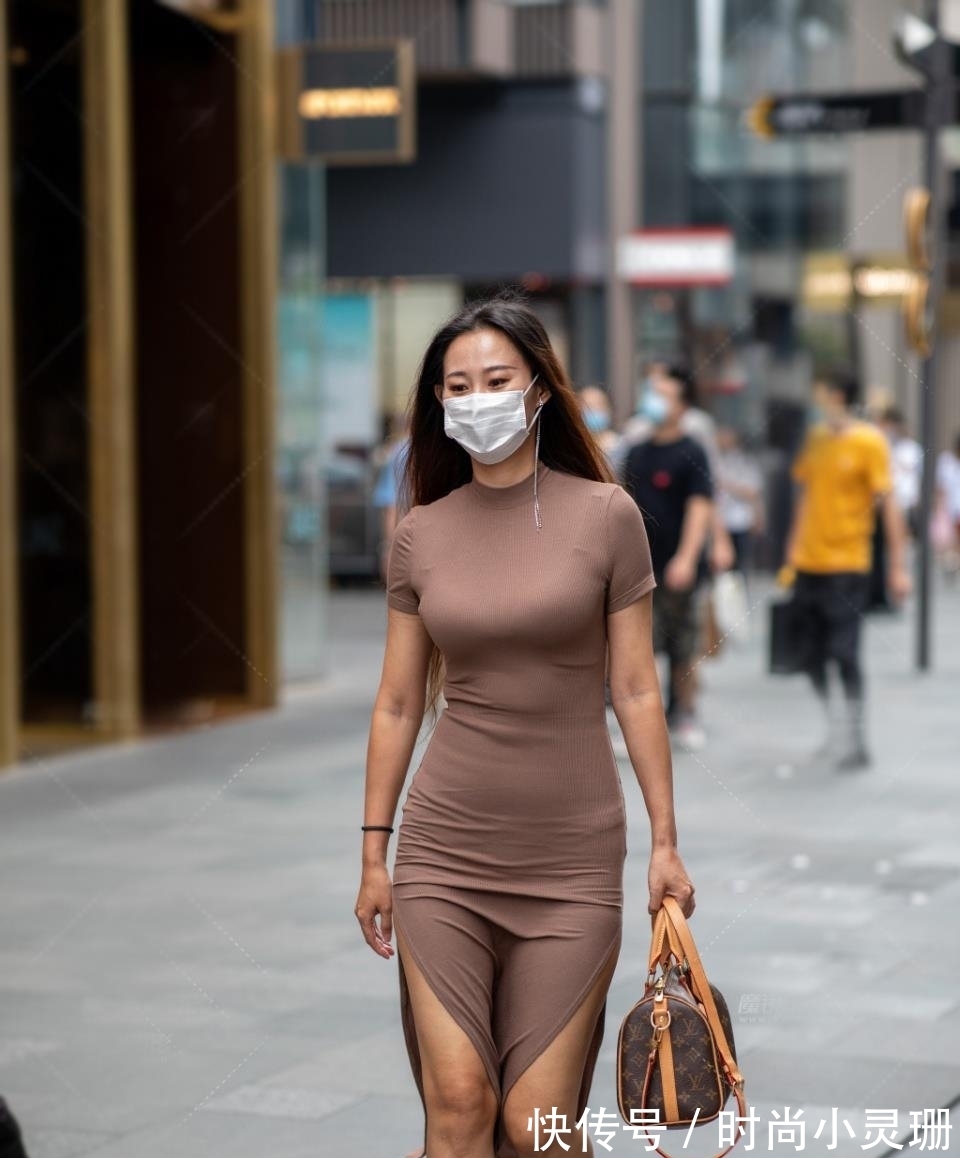 裙子 夏季少不了的莫代尔裙，清爽雅致又显曼妙身姿，成熟美丽就这么穿