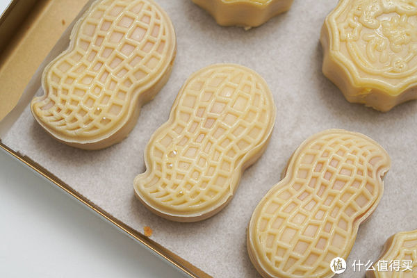 黄馅|老纪烘焙工坊 篇三十:中秋节它来了!今年教你奶黄流心月饼,好吃的不行,而且非常简单,有手就行