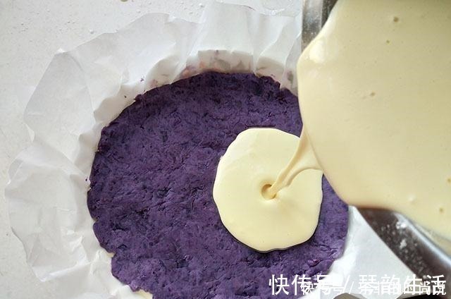 冬天，宁可不吃肉也要吃它，蒸一蒸再烤成夹心饼，比面包简单好吃