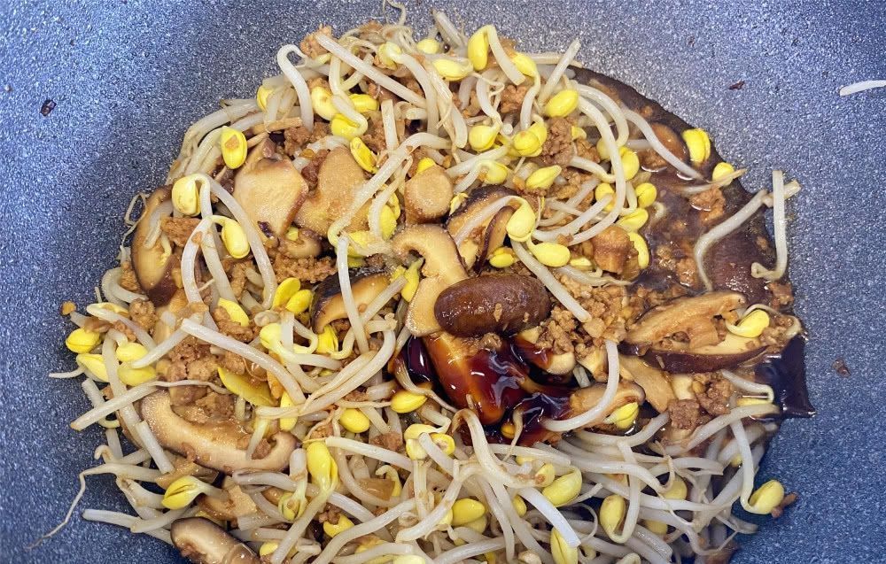 大鱼大肉|春天,香菇这样吃,大鱼大肉都得靠边站,春季吃过瘾的下饭好菜