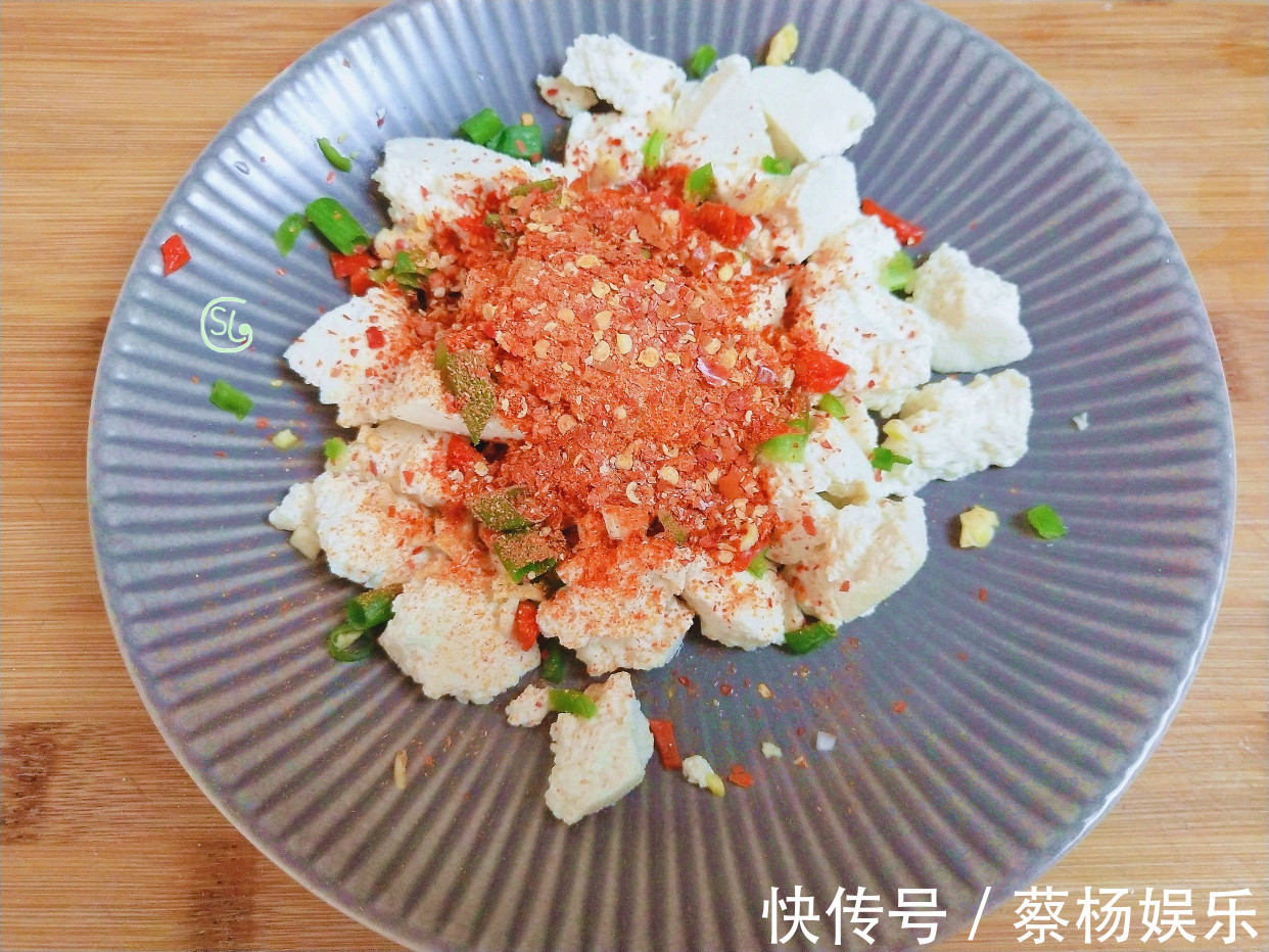 家人|天变热,三天两头就做这道凉拌菜,8分钟搞定,家人都爱吃