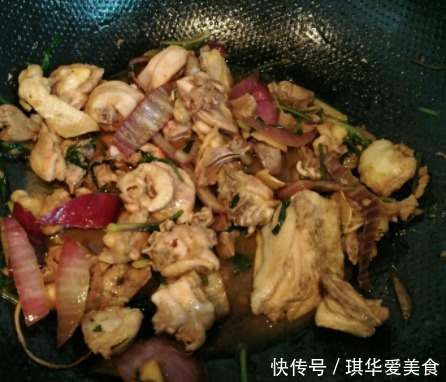  入味|再强调一次，炒鸡肉时别加水了，加点“它”，鸡肉鲜嫩又入味！