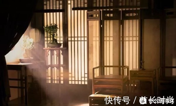 风格|新中式风格怎样避免庸俗?搭配中式花窗,分分钟刷爆朋友圈!