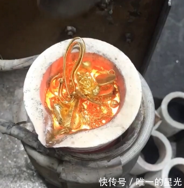 被套路 店家回收的黄金怎么处理?一组实拍照片,让人涨眼界