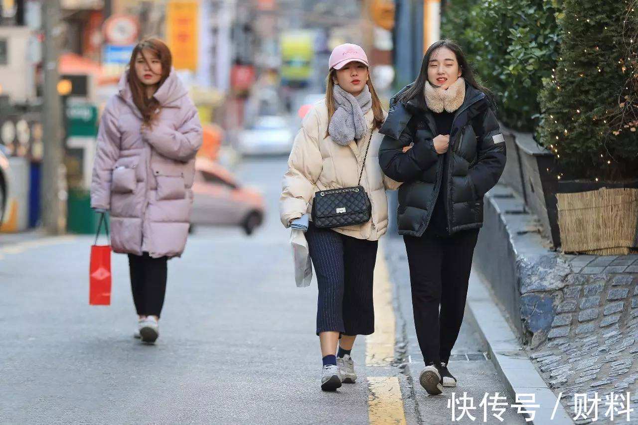 销售额 曾是公认的“软黄金”,上万一件都不缺客户,如今降价也无人问津