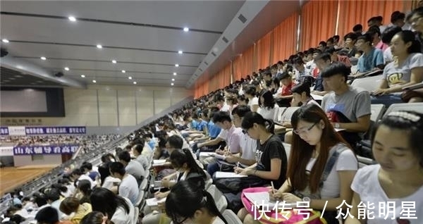 站错队|复旦大学带头取消学硕，专硕2年变3年，考研“站错队”也白考