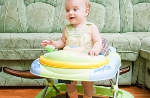 高雍涵|宝宝走路的早晚，跟智商有关吗？李玫瑾教授：不要被忽悠了